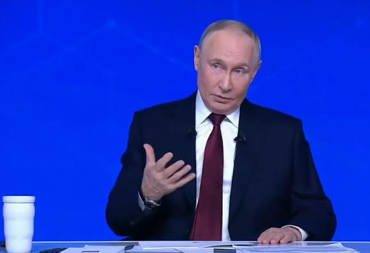 Путін пояснив, чому Росія уникає ударів по керівництву України